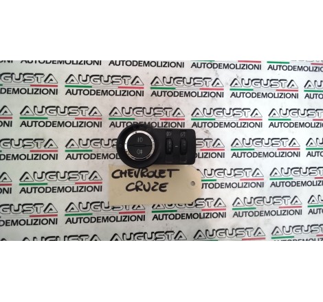 Chevrolet Cruise comandi fari