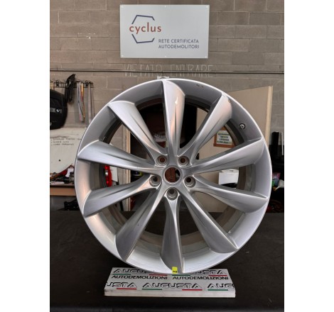 Tesla model X 10j x 22 et 35