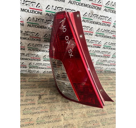 fanale posteriore sinistro...
