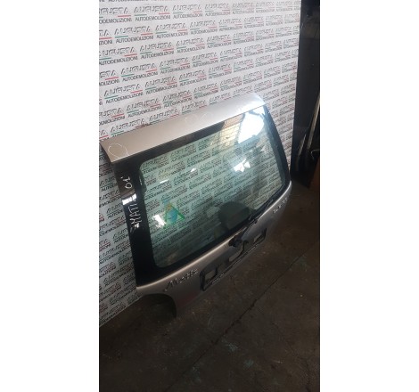 portellone posteriore...