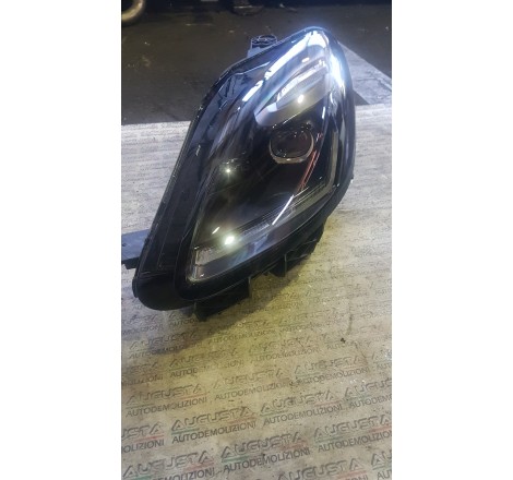 Faro anteriore sinistro...