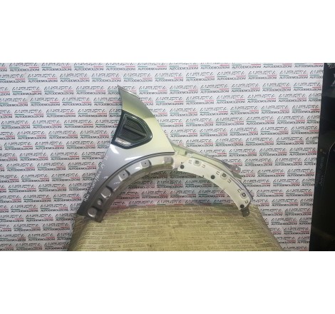 parafango anteriore destro...