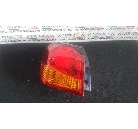 fanale posteriore sinistro...