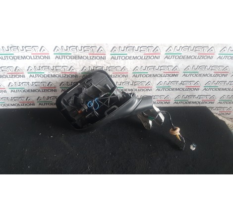 specchietto laterale destro...