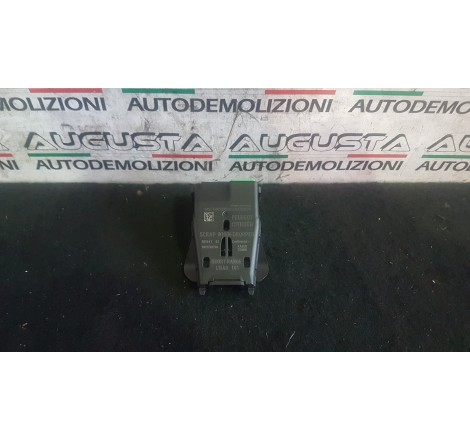 telecamera anteriore...