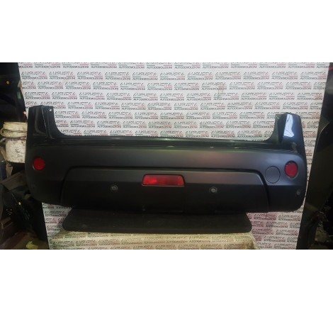 paraurti posteriore nissan...