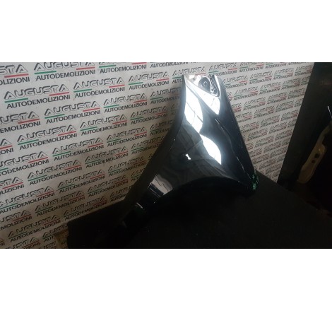 parafango anteriore destro...